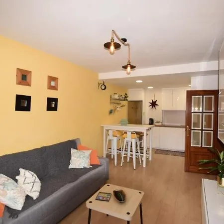 Playa De Quenxe Апартаменты Коркубион